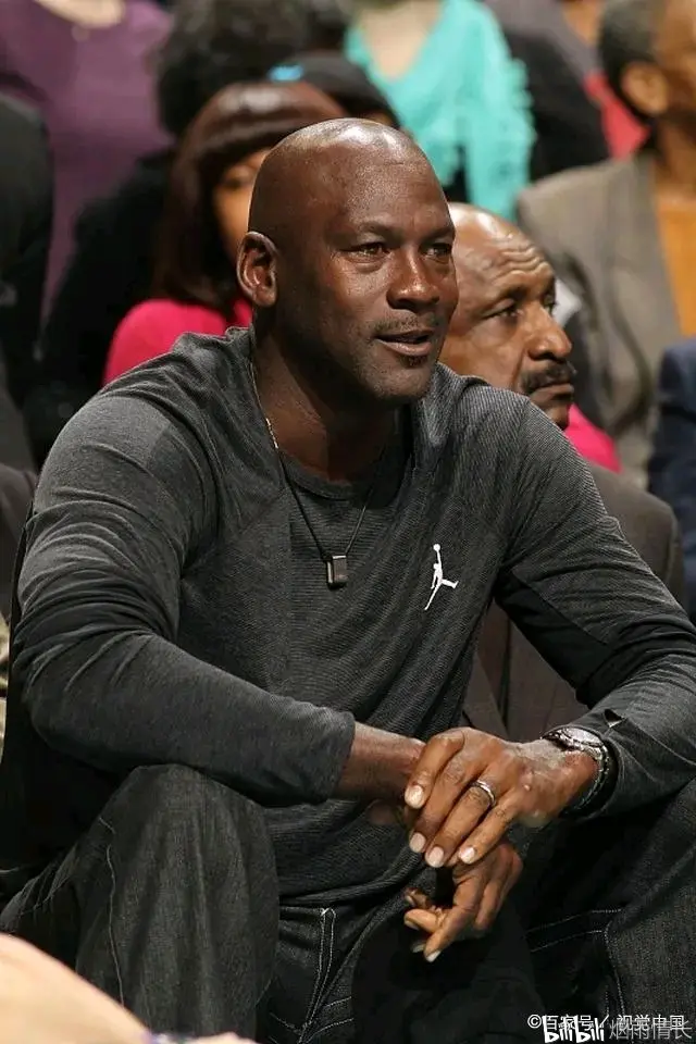 赛事投注-夏洛特黄蜂迎欧联关键赛，冲刺阶段队长鼓劲，底气十足，轮换策略成焦点的简单介绍